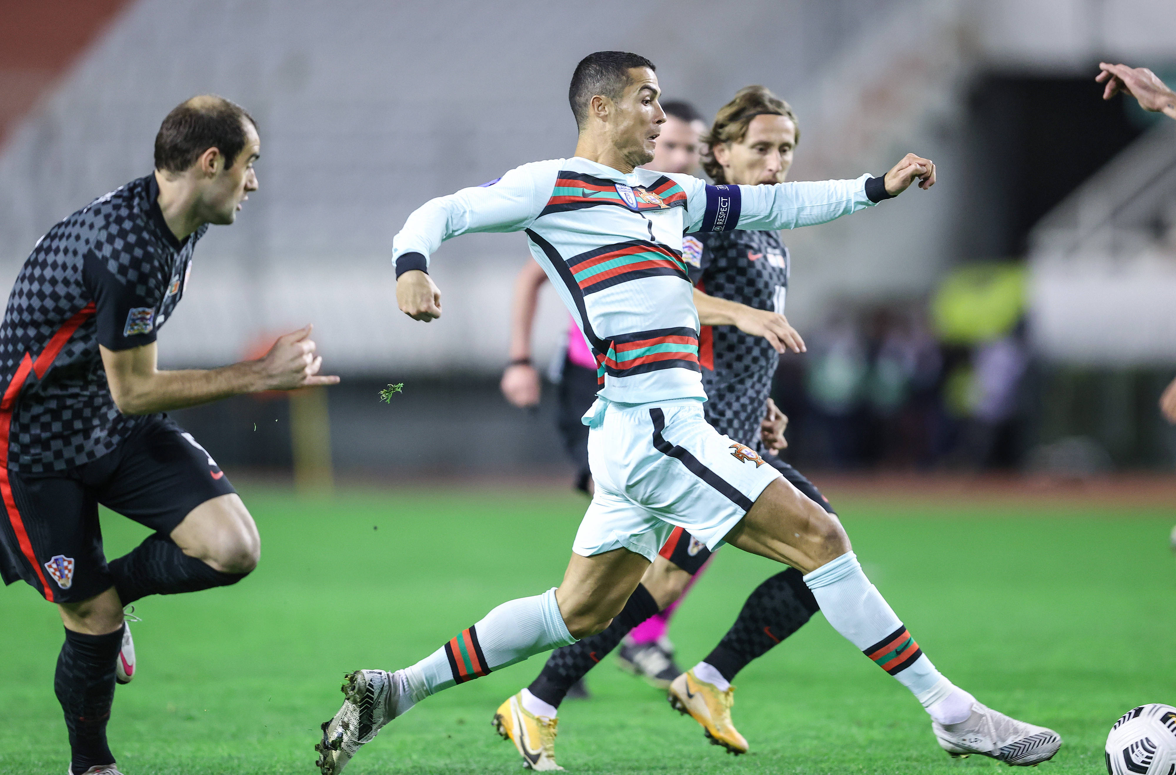 关于克罗地亚-击败斯洛伐克，晋级形势良好的信息