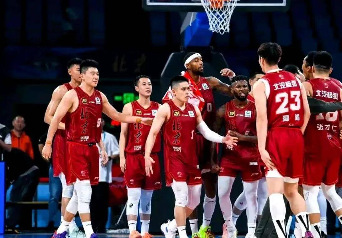 西藏男篮接连战胜对手,实力强劲 西藏男篮接连战胜对手,实力强劲