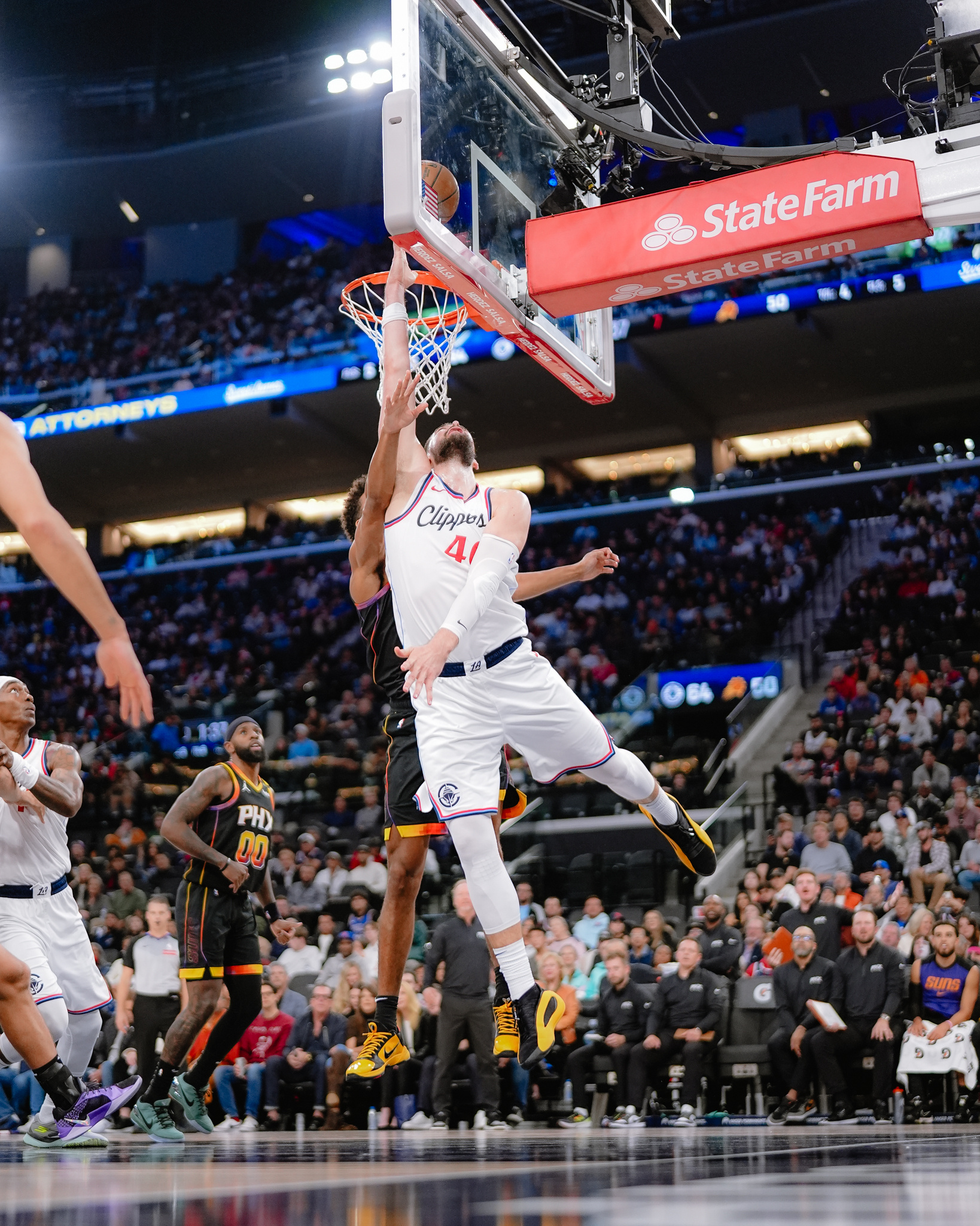 关于快船逆转快船,客场豪取胜利的信息 关于快船逆转快船,客场豪取胜利的信息