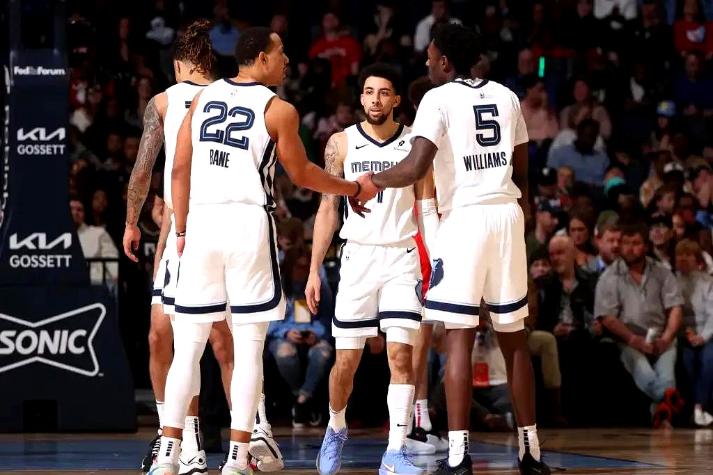 挑战成功:尼克斯客场战胜灰熊,结束连败的简单介绍 挑战成功:尼克斯客场战胜灰熊,结束连败的简单介绍