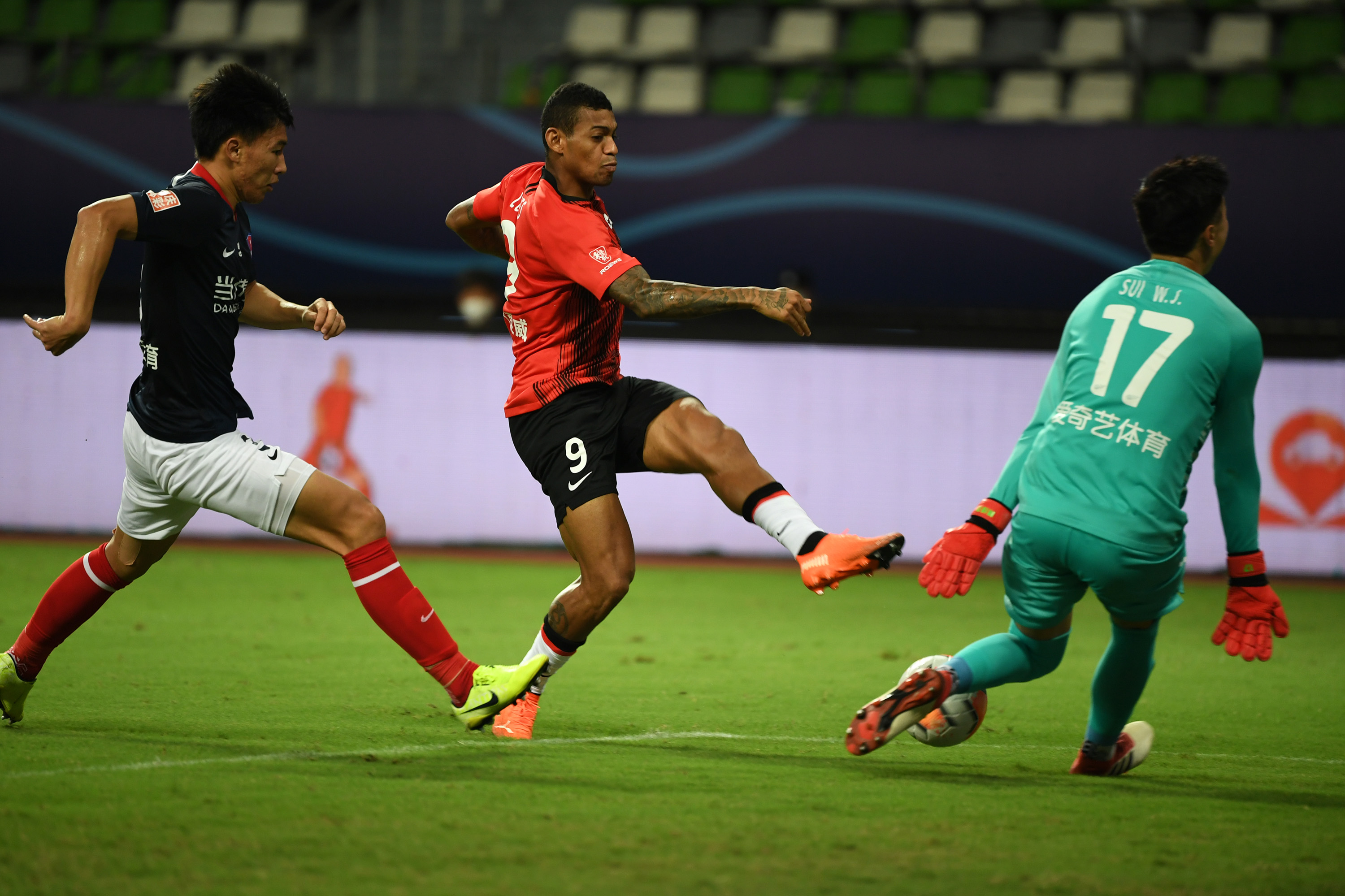 合理轮换球员,球队实现全面胜利 合理轮换球员,球队实现全面胜利