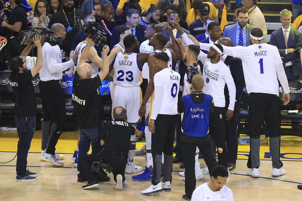 勇士队顶尖战术出色发挥,凭借团队合作获胜 勇士队顶尖战术出色发挥,凭借团队合作获胜