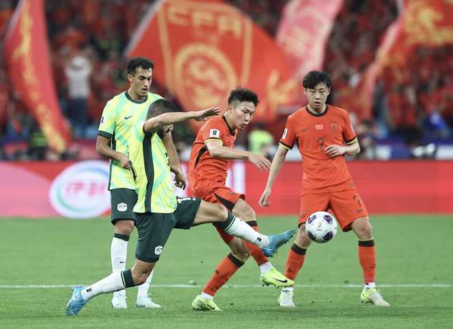 亚洲国家队迎战全球性足球比赛 亚洲国家队迎战全球性足球比赛