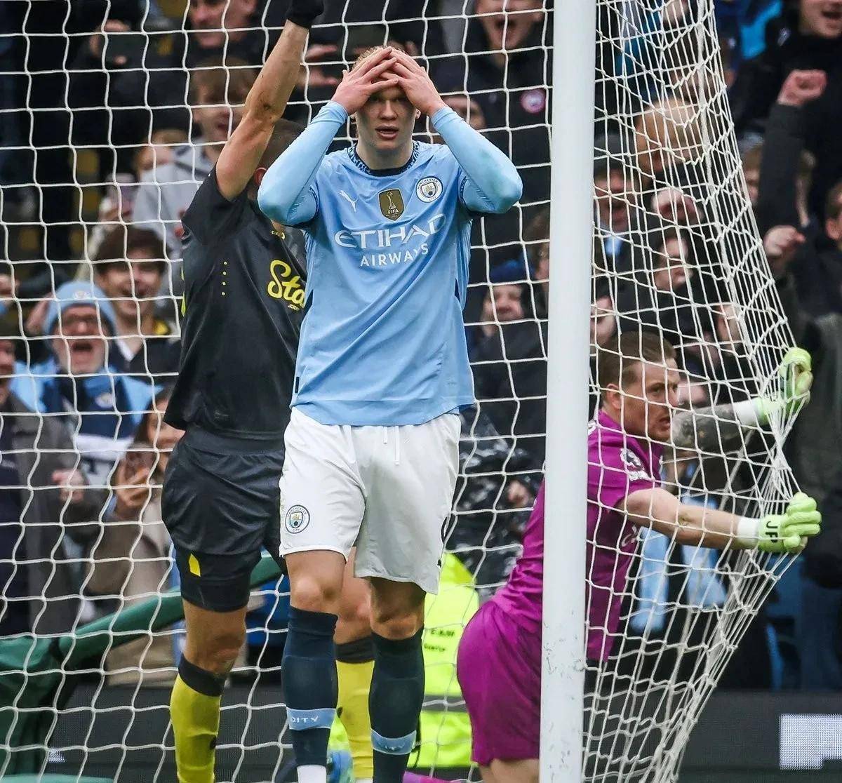 曼城绝杀斯旺西,豪取连胜继续领跑英超积分榜 曼城绝杀斯旺西,豪取连胜继续领跑英超积分榜