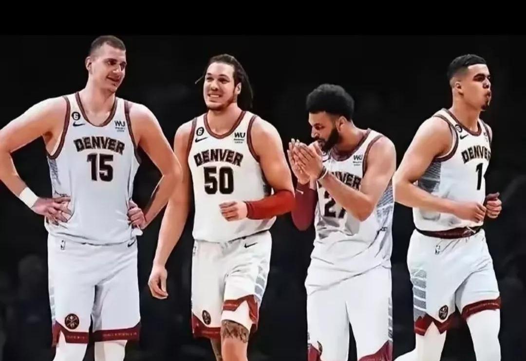 掘金内线双塔表现出色,成为球队防守支柱 掘金内线双塔表现出色,成为球队防守支柱