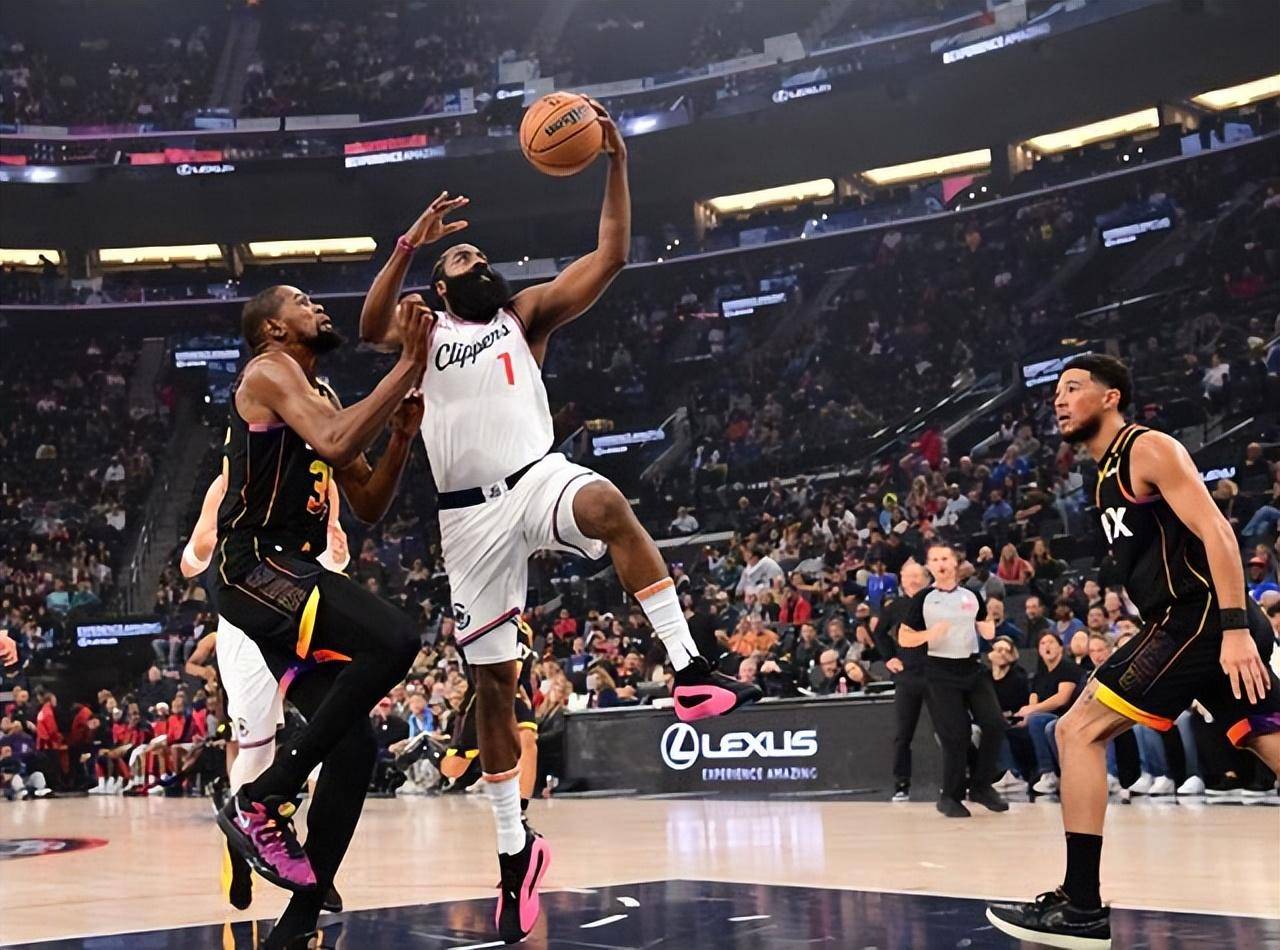 快船惊险逆转独行侠,哈雷尔表现抢眼 快船惊险逆转独行侠,哈雷尔表现抢眼