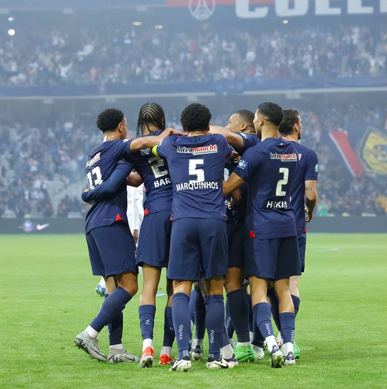 巴黎FC主场不敌里昂，积分滑落的简单介绍