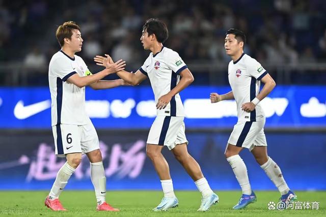 中超联赛风云变幻:球队在比赛中赢得成功喜悦 中超联赛风云变幻:球队在比赛中赢得成功喜悦