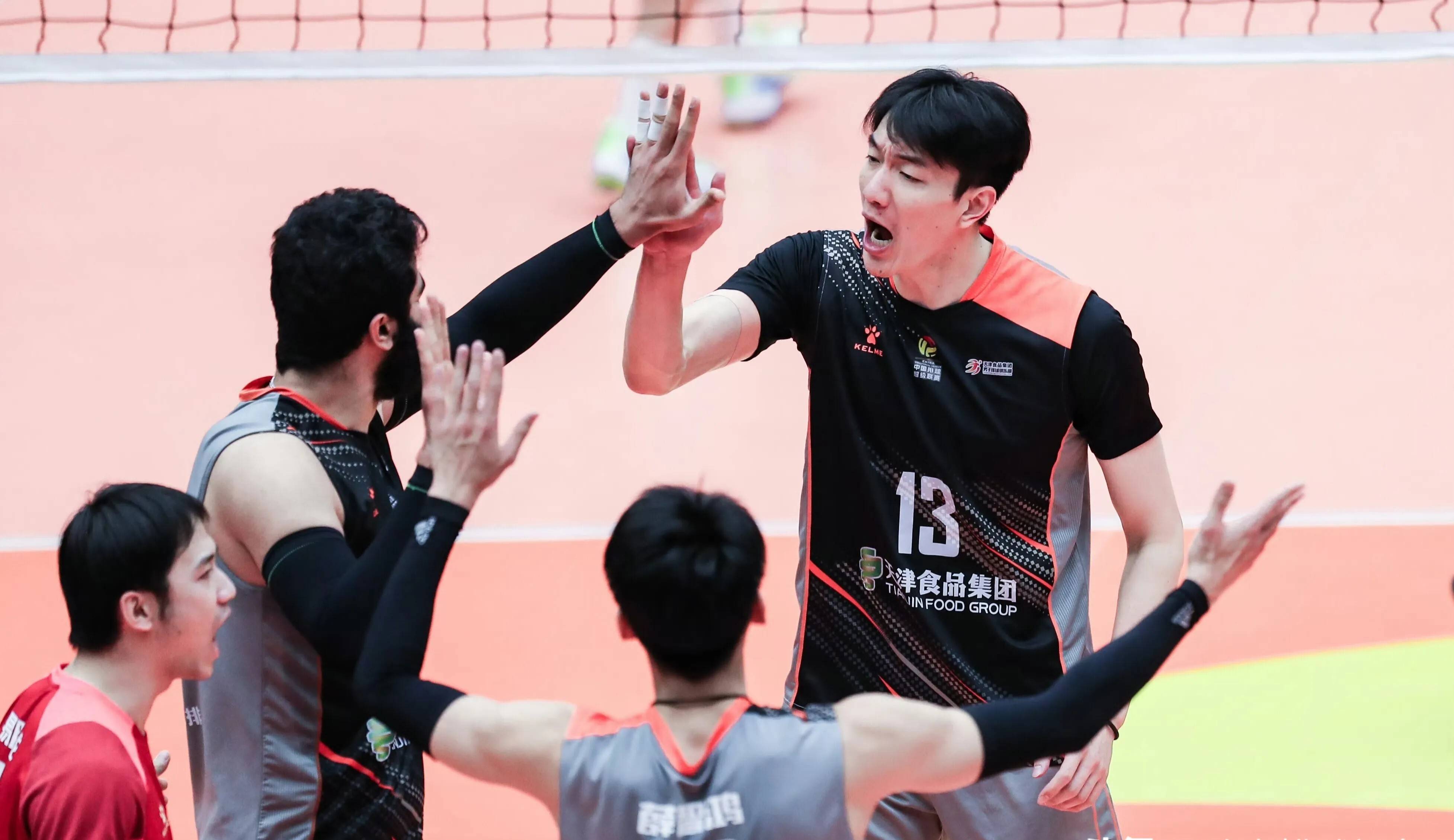 裁判执法公正,仲裁结果受到球队和观众肯定 裁判执法公正,仲裁结果受到球队和观众肯定