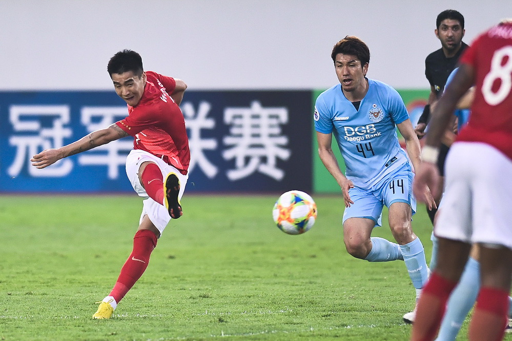 恒大淘汰赛中取得胜利,晋级半决赛 恒大淘汰赛中取得胜利,晋级半决赛