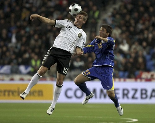 英格兰主场大胜摩尔多瓦，赢下欧洲杯预选赛关键之战