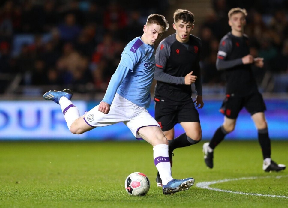 切尔西梅开二度,英超豪门轻松晋级的简单介绍 切尔西梅开二度,英超豪门轻松晋级的简单介绍