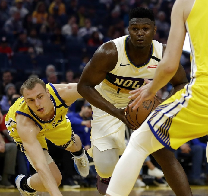 雄狮击败鹈鹕,喜迎三连胜 雄狮击败鹈鹕,喜迎三连胜