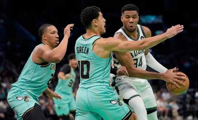 关于雄鹿连胜被终结，字母哥难救主的信息