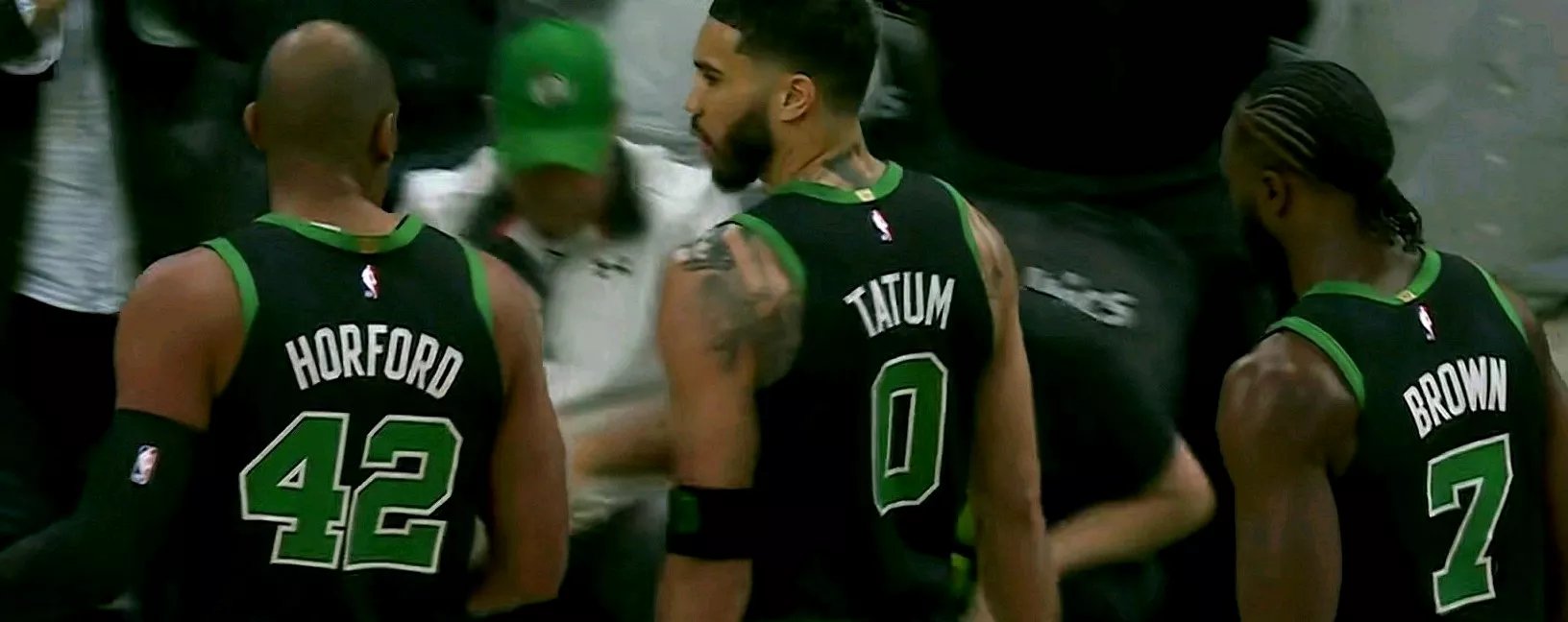 凯尔特人击败爵士，泰勒-突击主力发威