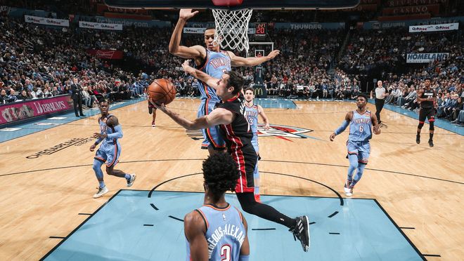 包含热火客场惨遭鹈鹕逆转，遭遇两连败的词条