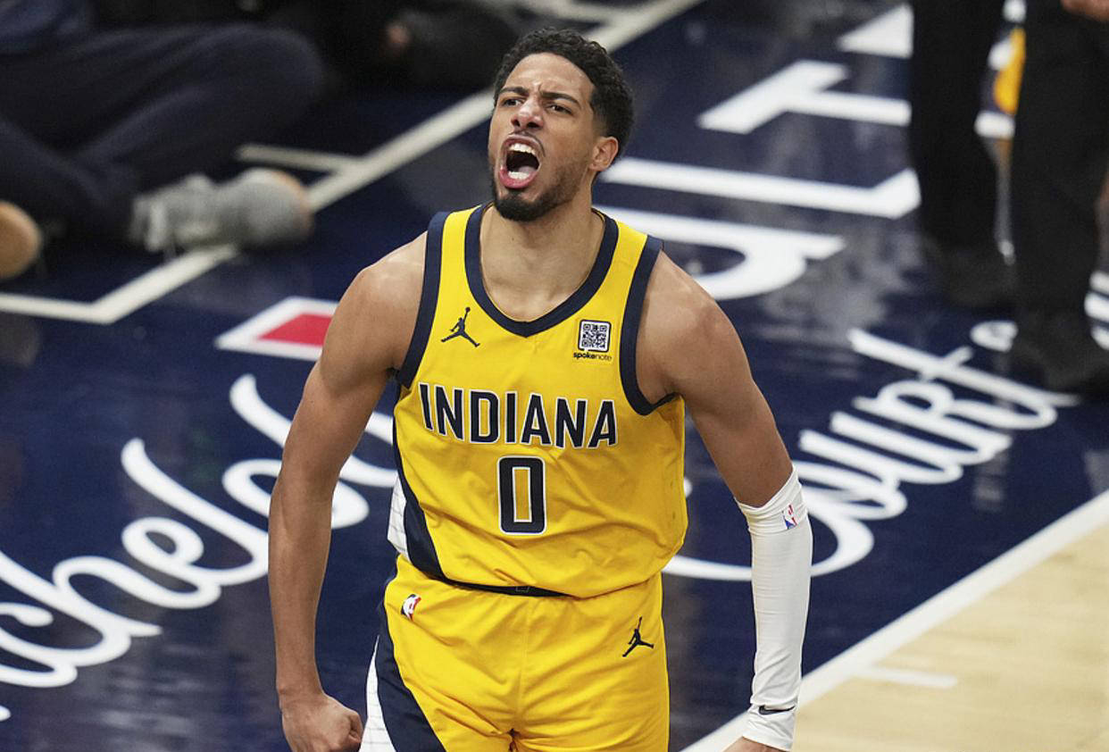 爵士逆转尼克斯，继续追赶西部前列