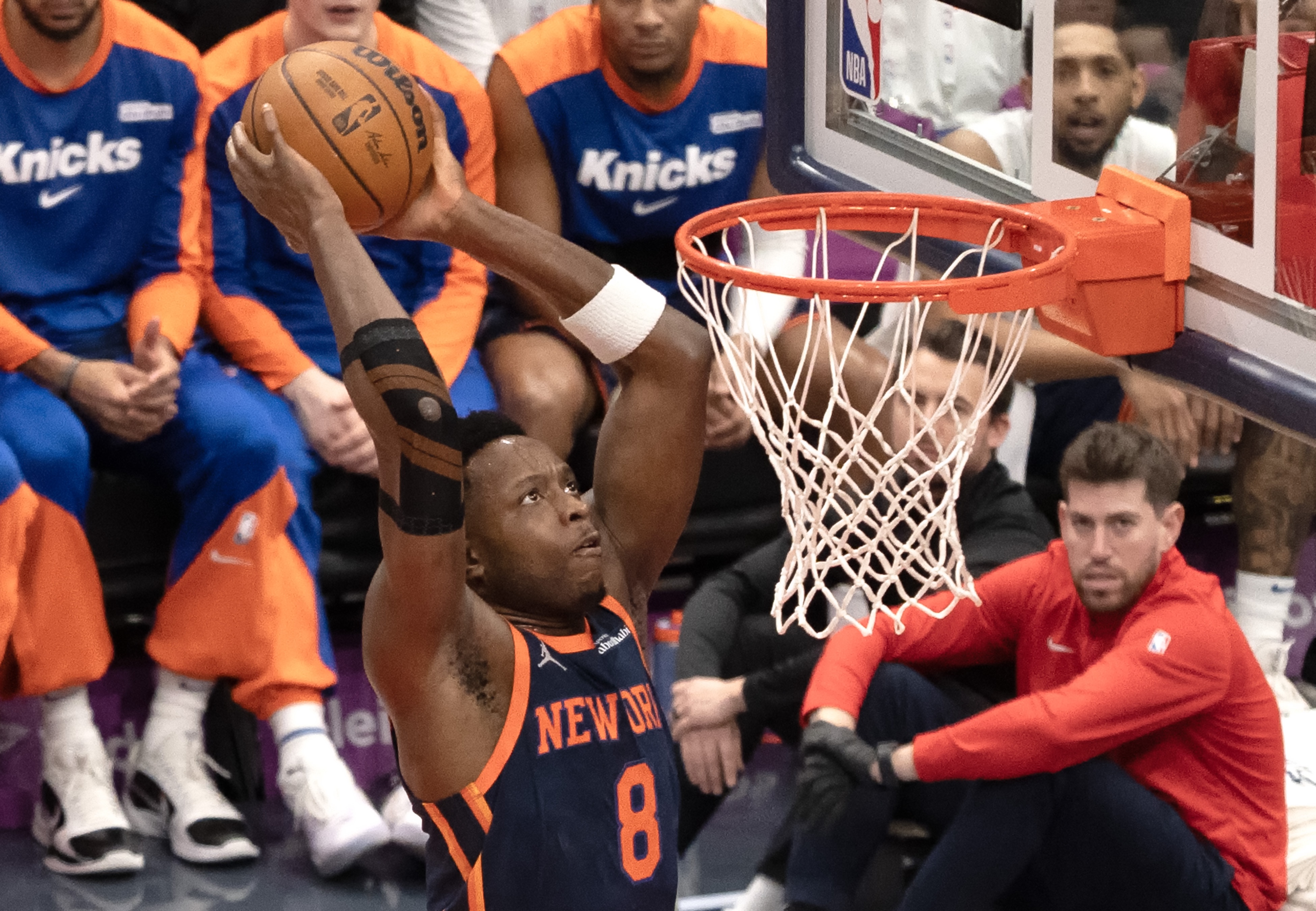 勇士击败尼克斯,保持胜率高 勇士击败尼克斯,保持胜率高