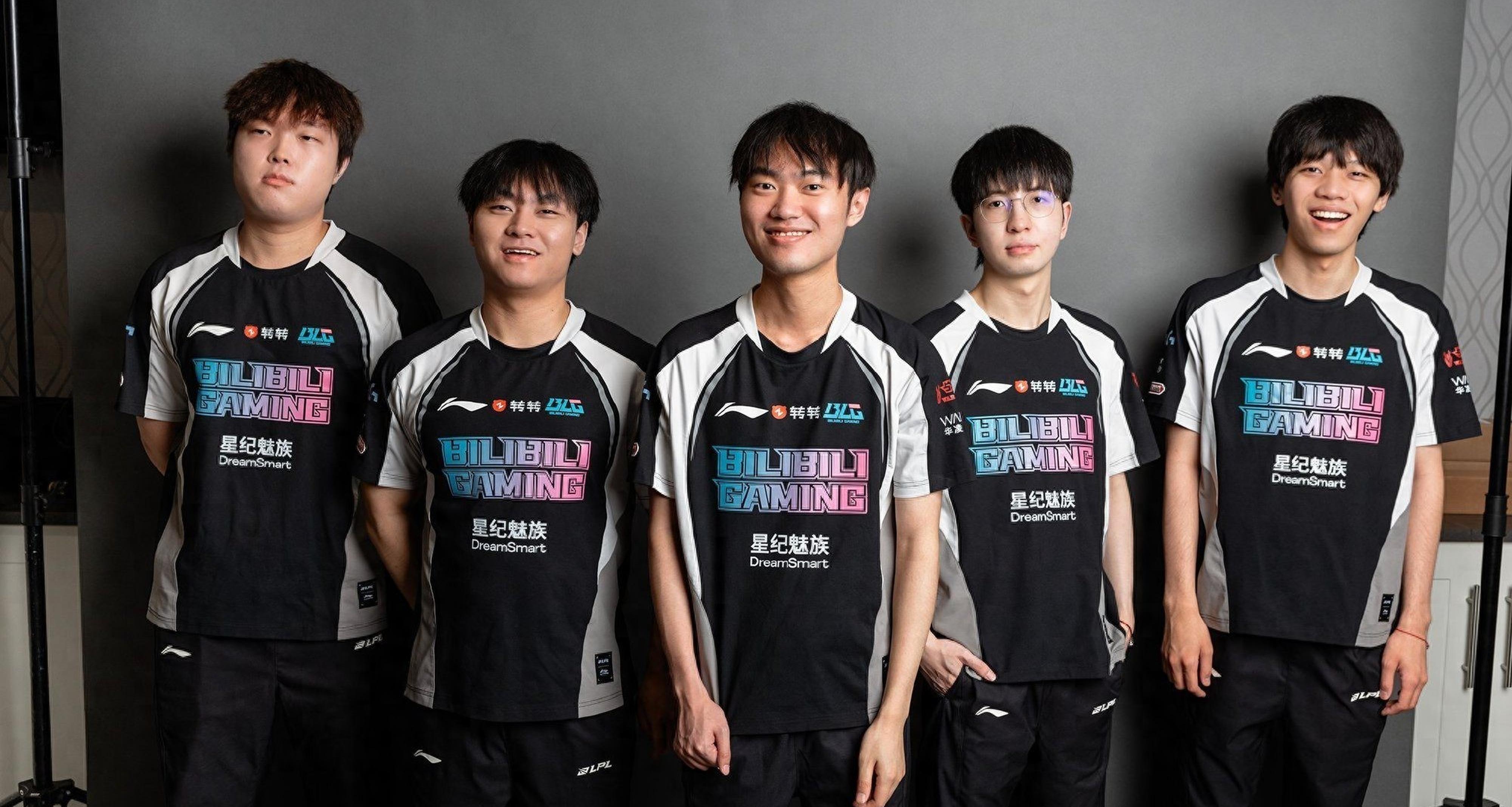 包含GEN绝杀HKA,Hanssama极限生还后反打宿命之战八强赛,让粉丝疯狂欢呼的词条 包含GEN绝杀HKA,Hanssama极限生还后反打宿命之战八强赛,让粉丝疯狂欢呼的词条