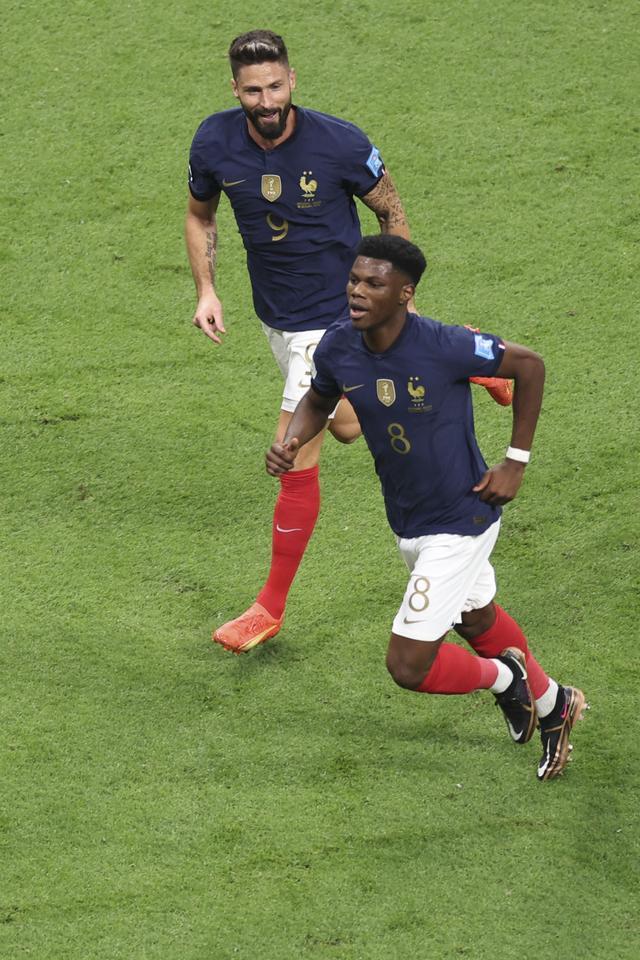 包含葡萄牙队碾压英格兰队，马龙状态火热的词条